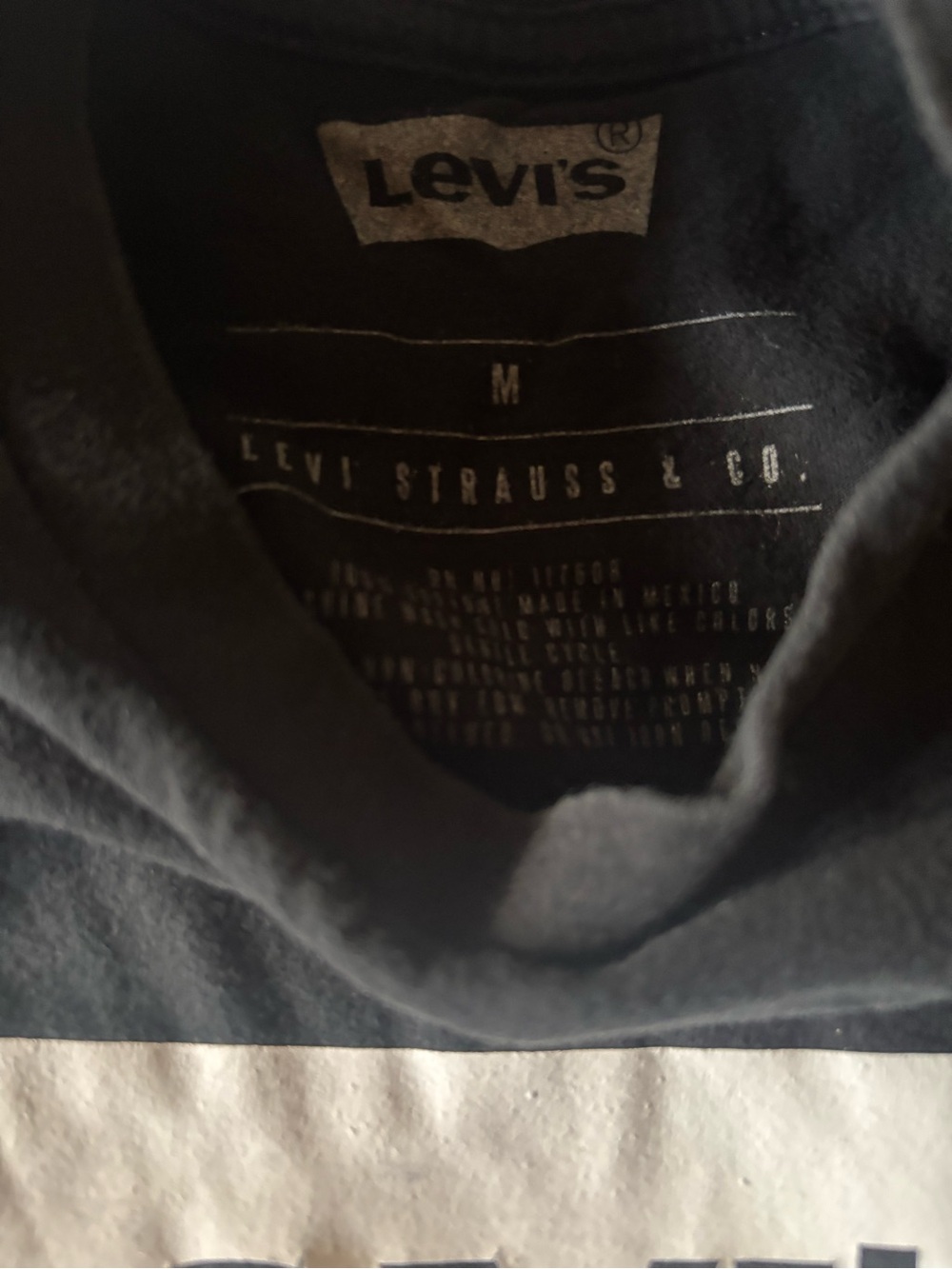 2-Piece Levi’s Tee Bundle – Size M - Picture 5 of 5